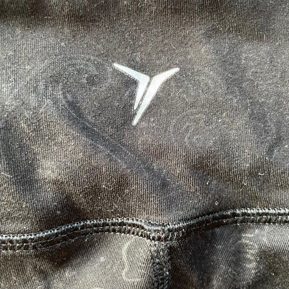 Old Navy Go-dry Active Black Leggings Size Large 3/4 Length with side mesh panel - Picture 4 of 7